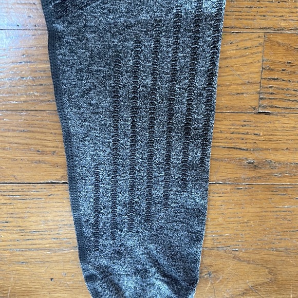 NWOT Athleta exercise tights. Size Small - Picture 5 of 5